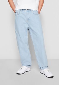 Karl Kani - RETRO BAGGY WORKWEAR  - Brīva piegriezuma džinsi - light blue Miniatūras attēls 1