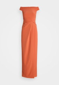 Off-shoulder orange klänning av slät tyg med en figurnära bodice och draperade detaljer, med en lång, strömlinjeformad silhuett.