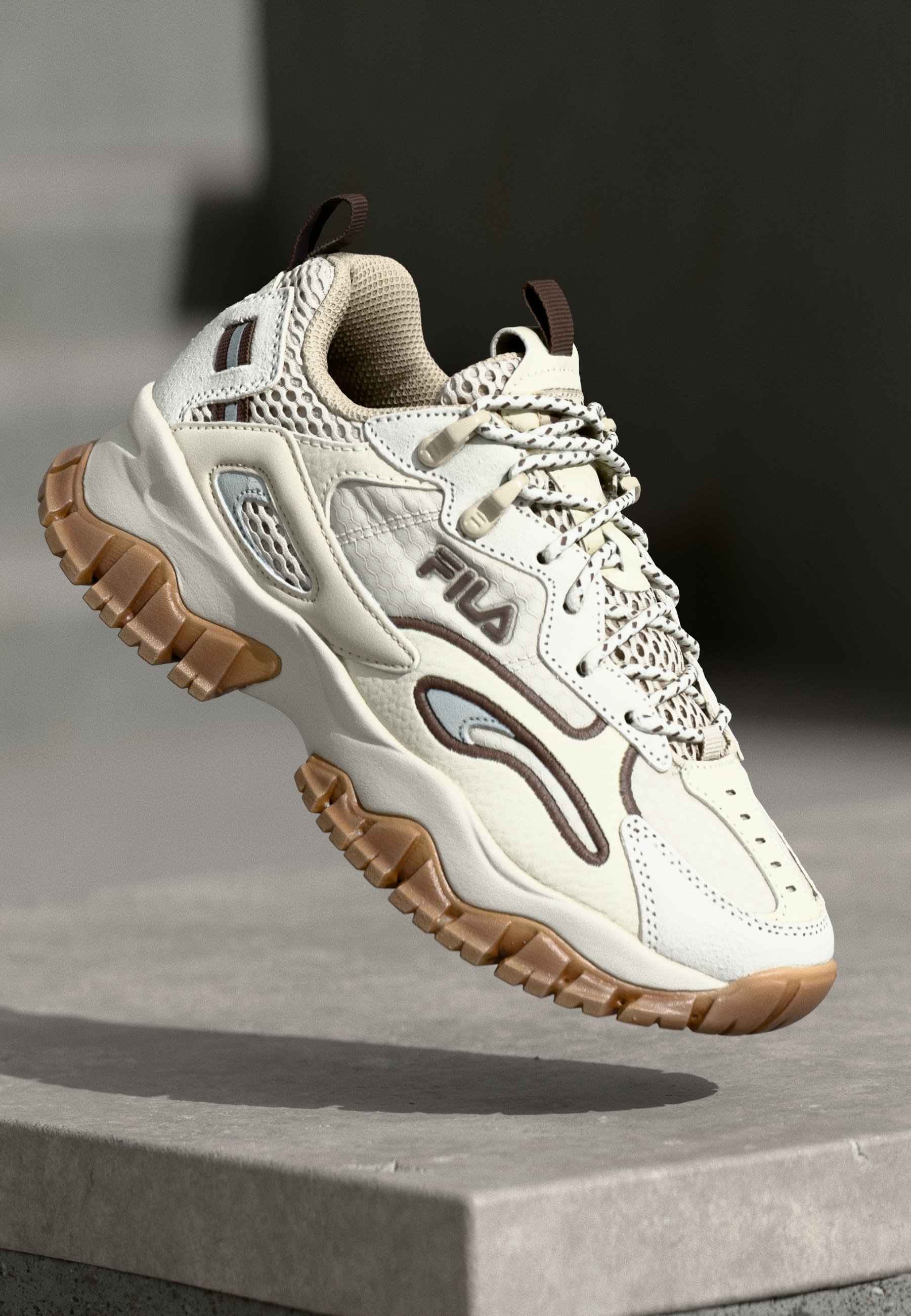 Fila RAY TRACER Trainers turtledove/beige