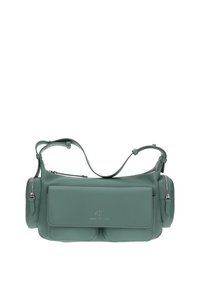 Borsa a tracolla in pelle verde con un design strutturato, dotata di due tasche frontali, chiusura con zip e spallacci regolabili.