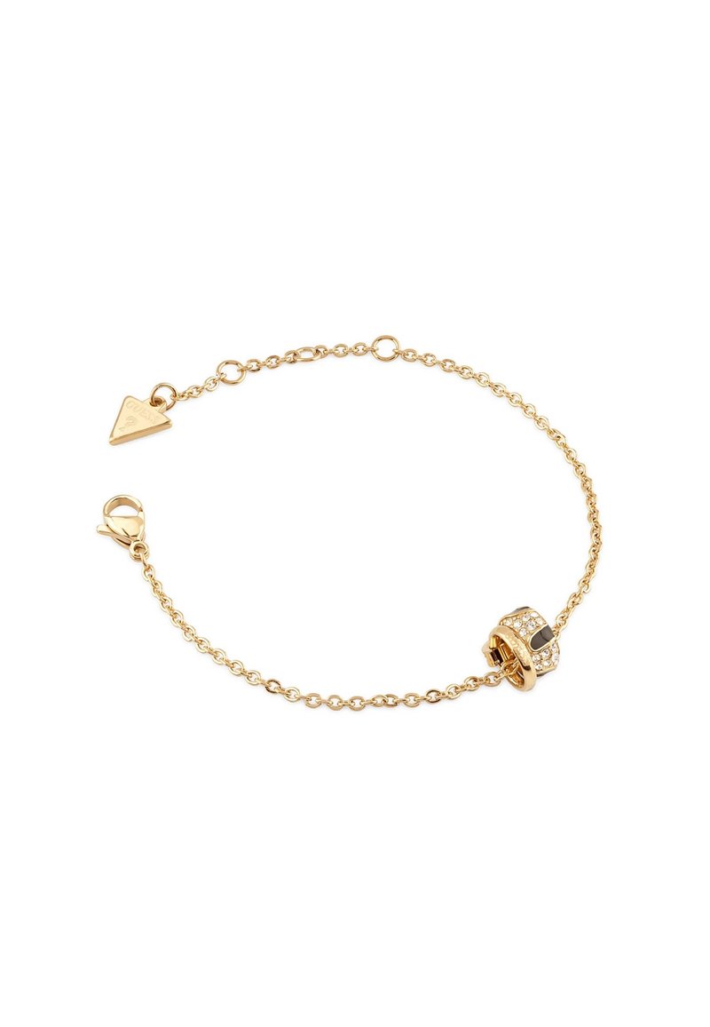 Bracciale in oro con un lucchetto scintillante con accenti neri e un ciondolo triangolare. Texture liscia con un design delicato.