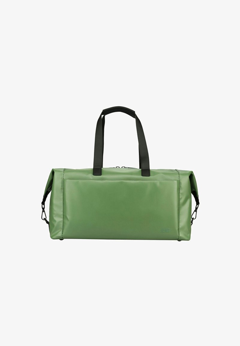 Sac de sport vert en matériau lisse et résistant à l'eau. Dispose de poignées et de matériel noir. Forme rectangulaire avec une fermeture éclair.