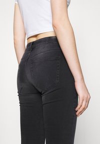 Diesel Vaqueros pitillo - grey denim