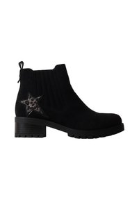 Bottine en daim noir avec petit talon bloc, panneaux latéraux élastiques, languette à tirer et un patch en forme d’étoile avec imprimé léopard sur le côté extérieur.