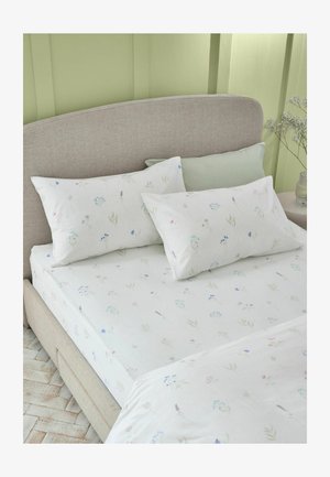 Next, FLORAL FITTED SHEET AND PILLOWCASE SET - Posteľná bielizeň - white sage green