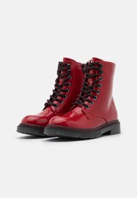 Dockers by Gerli Botki na platformie
