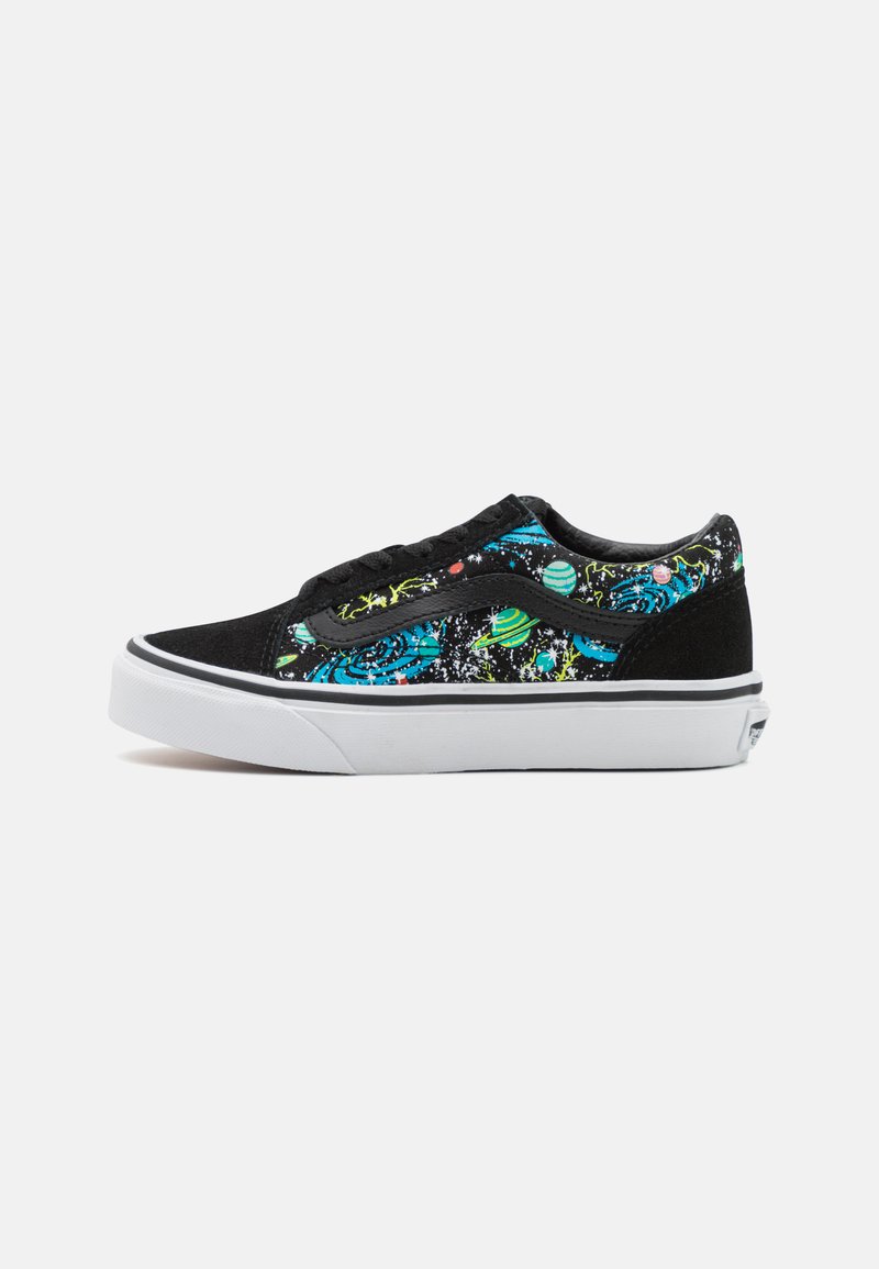 Vans UY OLD SKOOL UNISEX - Trainers - cosmic glow black/true white ...