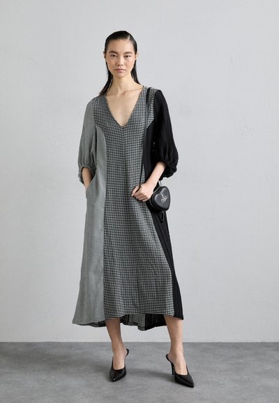 Stine Goya THREE QUARTER SLEEVE MIDI DRESS PATCHWORK - Maxi dress - white/black