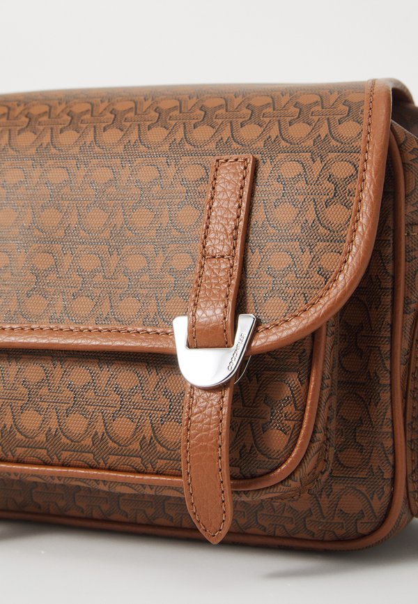 CAMPU MON - Cross body bag - cognac2