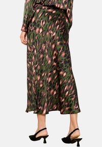 LolaLiza LEOPARD - Krilo A-kroja - bottle green