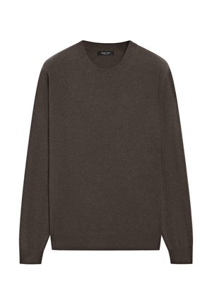 Dunkelbrauner Strickpullover mit Rundhalsausschnitt, langen Ärmeln, weicher Textur, ohne Muster, minimalistischem Design. Markenetikett am Kragen sichtbar.