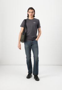 TOM TAILOR Majica kratkih rukava s printom - tarmac grey