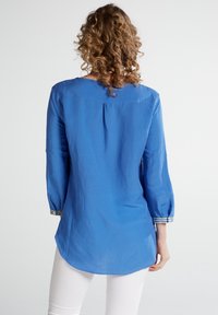 Eterna Bluse - blue