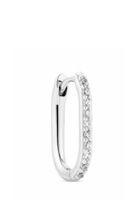 Silver hoops som har en slät, rundad design med en rad små, klara stenar infattade på ena sidan.