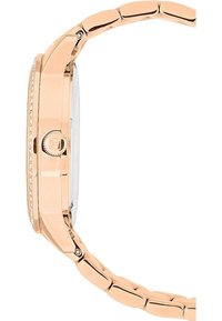 Seitenansicht einer roségoldenen Armbanduhr mit einem verlinkten Metallarmband und einer Krone am Gehäuse, das kleine eingearbeitete Steine rund um die Lünette aufweist.