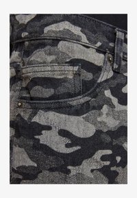 Valitud, blacklasercamo