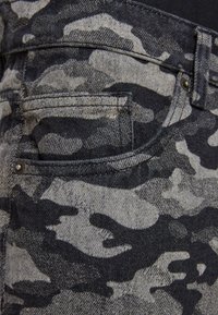 LASER CAMO - Jeans a sigaretta - blacklasercamo