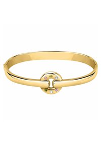 Bracciale rigido in oro con un design liscio e arrotondato. La chiusura centrale presenta gemme colorate in rosa, verde e trasparente. Stile minimalista.
