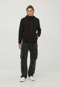 Terranova TECNICO - Felpa con zip - nero
