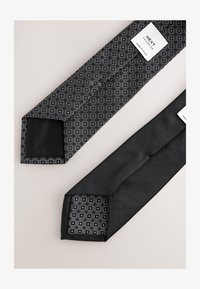 Unausgewählt, black