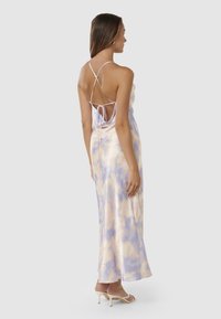 Forever New Petite BLAIR PRINTED DRESS - Ballkjole - soft lilac tie dye