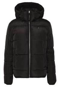 Doudoune noire avec capuche, présentant une fermeture éclair à l'avant, une texture côtelée et un design matelassé. Comprend des poignets élastiques et un petit logo sur la poitrine.