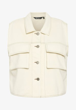 Gilet en denim sans manches crème avec un col, cinq boutons de fermeture et deux grandes poches avant. Coutures visibles dans une teinte contrastante.