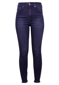 Jeans ajustados de mezclilla oscura con una cintura alta, que cuentan con un cierre frontal de botón y cinco bolsillos, textura suave y sin patrones visibles.