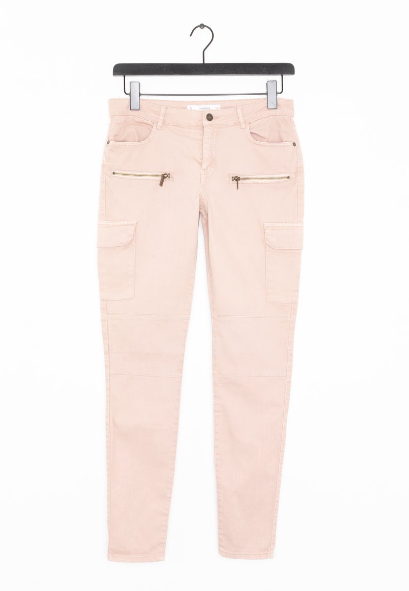 Pantalon cargo rose clair avec deux poches zippées à l'avant, deux poches latérales et une coupe ajustée. Fabriqué en tissu léger avec des détails de couture.