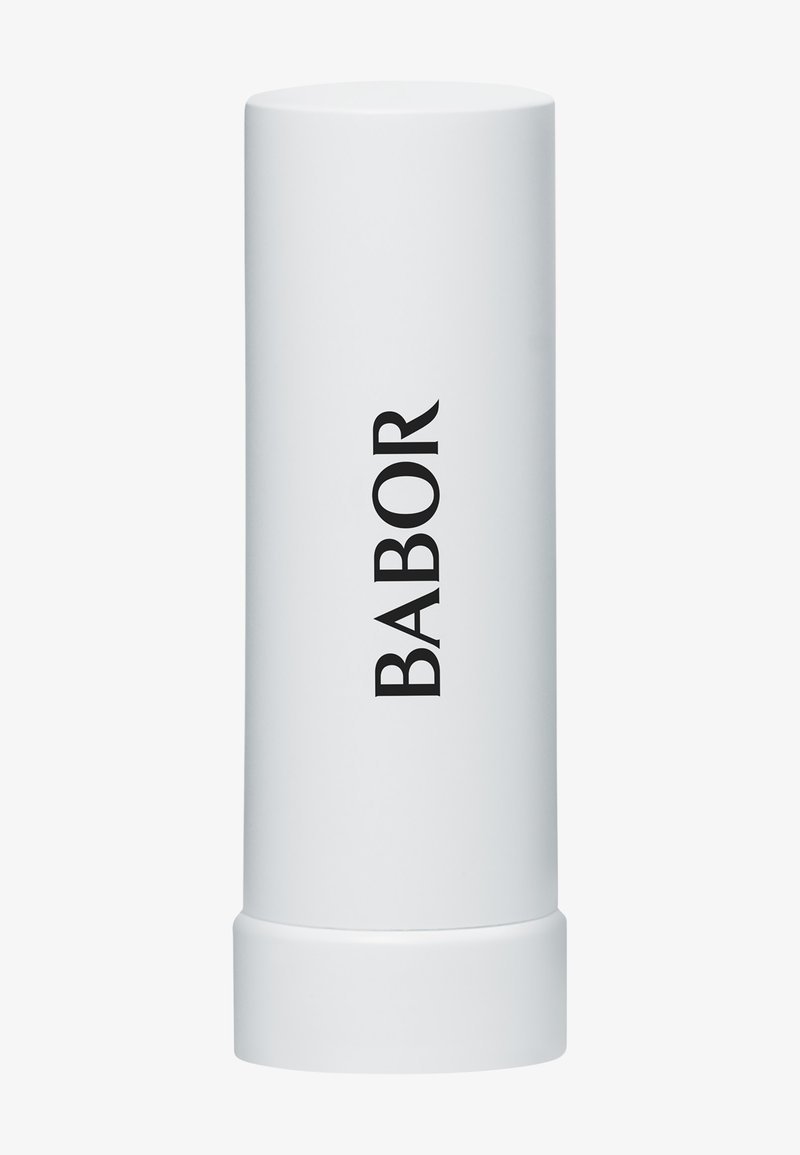 Biały cylindryczny pojemnik o matowym wykończeniu, z czarnym napisem "BABOR". Gładka tekstura, bez widocznych wzorów czy akcentów.