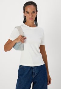 Calvin Klein Jeans LABEL FITTED TEE - Tricou basic - bright white