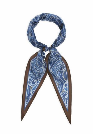 Blauer Schal mit Paisley-Muster und braunem Rand, locker zu einem Knoten gebunden mit zwei spitzen Enden, die nach unten hängen.