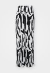 PCJALINE WIDE PANTS - Püksid - cloud dancer/black abstract