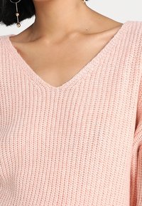 QS Sweter