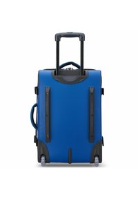 Valigia blu con ruote, manico telescopico, impugnature laterali e tessuto resistente. Presenta dettagli in plastica rigida e ruote trasparenti.
