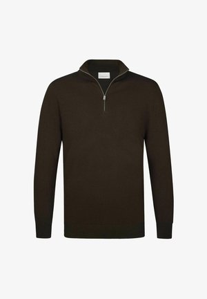 Dunkelbrauner Langarm-Pullover mit Viertel-Reißverschluss und hohem Kragen, gerippte Bündchen und Saum, auf weißem Hintergrund dargestellt.