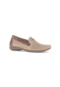 Scarpa slip-on in suede beige con dettagli in pelle marrone, pannello elastico, cuciture decorative e suola in gomma testurizzata per una buona aderenza.