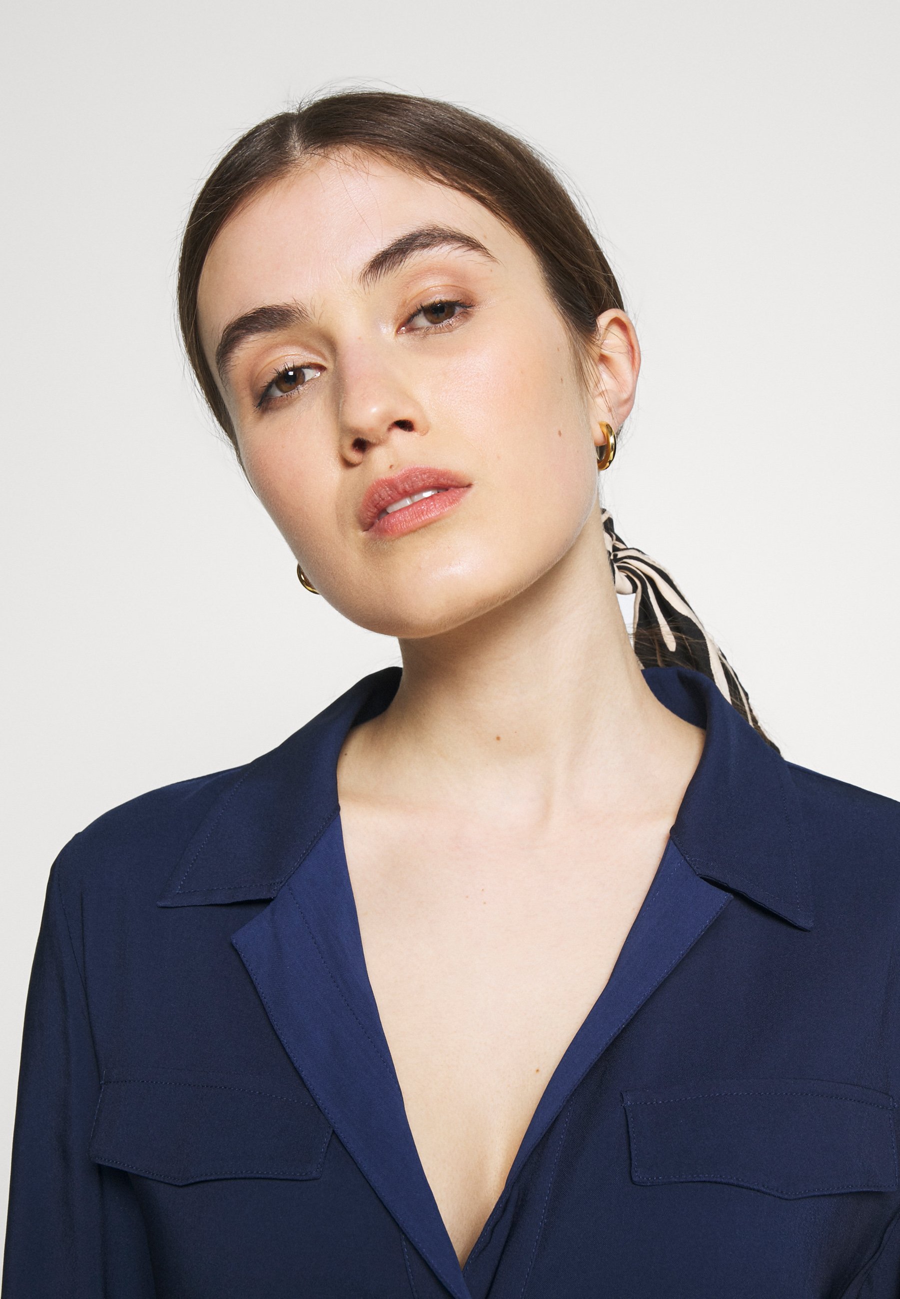 Fabienne Chapot THEA LOU DRESS Skjortekjole wavy navy Fabienne Chapot THEA LOU DRESS - Skjortekjole - wavy navy