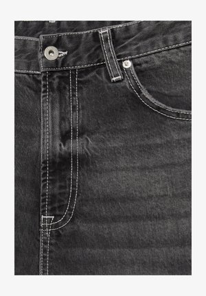 PULL&BEAR, BAGGY DENIM WITH EMBROIDERY - BERMUDA SHORTS - Short en jean - dark grey