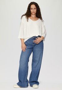 QS MIT V-AUSSCHNITT - Langarmshirt - ecru