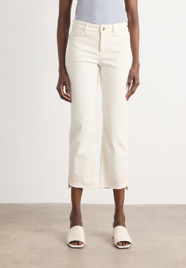 Flared Jeans - bright ecru