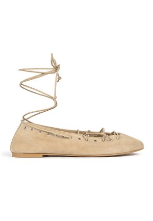 Brownie, BAILARINA EYELETS TIRAS ATAR - Bailarinas con hebilla - taupe claro