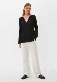 s.Oliver BLACK LABEL MIT PLISSEE-STRUKTUR - Blouse - true black