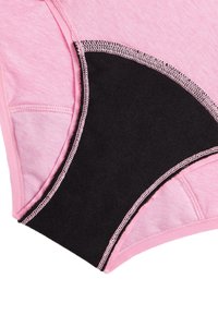 Różowa bawełniana bielizna z czarnym pasem w talii i kontrastującymi przeszyciami. Projekt cechuje się gładką fakturą i bezszwowym wykończeniem.