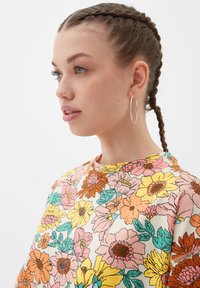 QS MIT ALLOVER - T-shirt print - beige