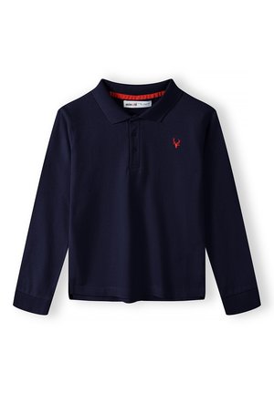 Marineblaues langärmliges Poloshirt mit Kragen und Dreiknopf-Leiste, mit kleinem roten Hirsch-Logo auf der linken Brust und roter Innenkragenverkleidung.