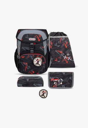 Belmil, MAXI ERGONOMISCHES SCHULRANZEN-SET 5-TEILIG MIT BRUSTGURT, MAGNETVERSCHLUSS, EINEM PATCH UNISEX - School bag - shining fairy