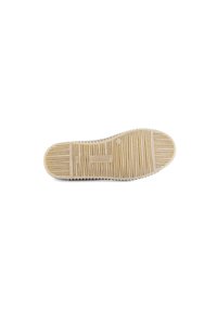 Suola di scarpa color beige chiaro con scanalature verticali e il nome del marchio "Gabor" stampato al centro su uno sfondo bianco.