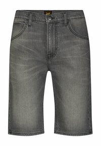 Pantalones cortos de mezclilla gris con corte recto, cinco bolsillos y cierre de botón. Presenta un desgastado sutil y detalles de costura.