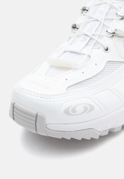 MM6 Maison Margiela ACS PRO - Sapatilhas - white/lunar rock